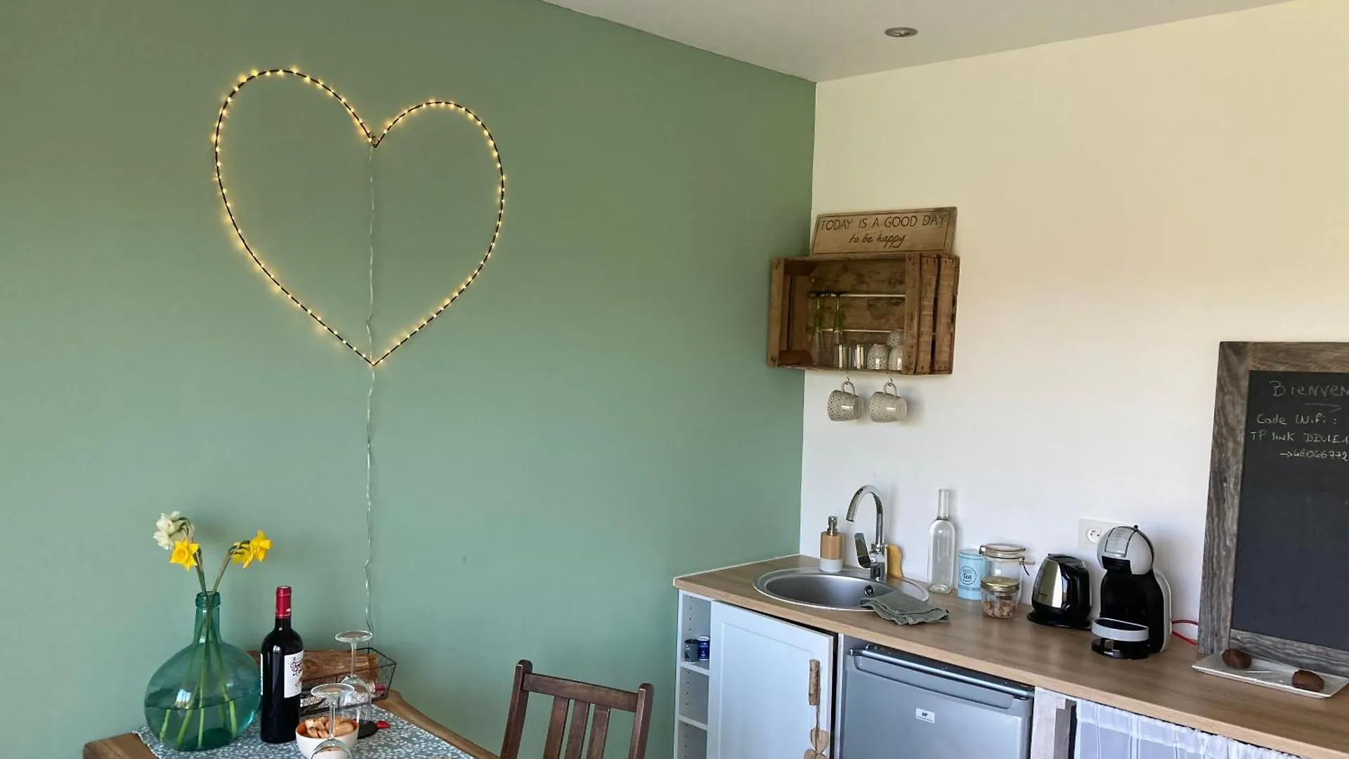 Pensionat La Petite Cabane, Escapade Romantique Maureville Frankrike